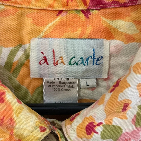 A La Carte funky fun floral multi-color light jean button down jacket Large - Picture 3 of 3